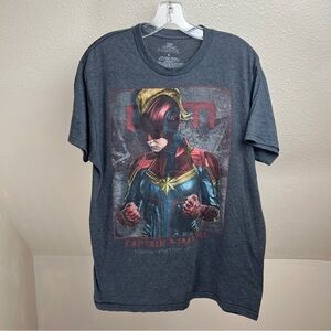 MARVEL CAPTAIN MARVEL Short Sleeve Tee. Size Large